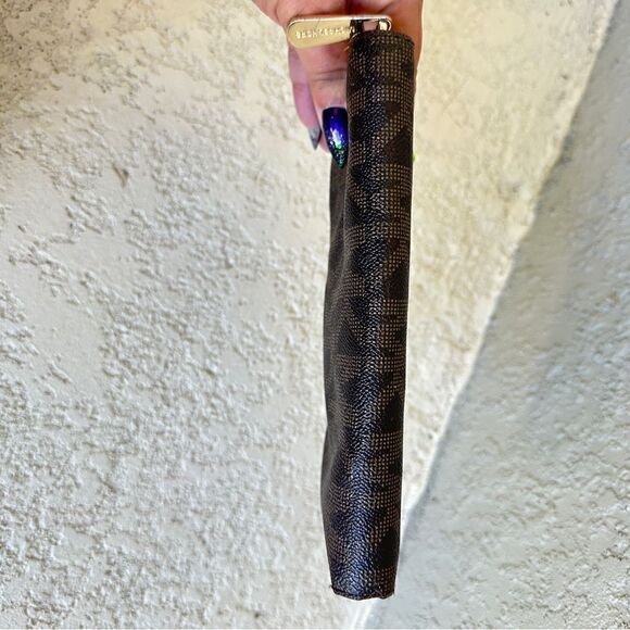 Michael Kors jet set brown & gold logo name plate zip around wallet - Picture 7 of 9